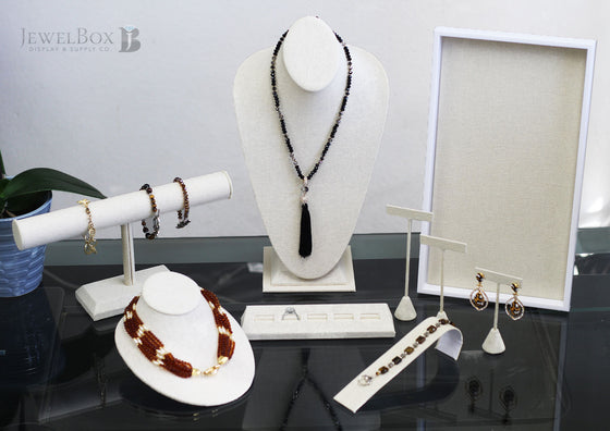 Why Burlap & Linen Jewelry Displays?