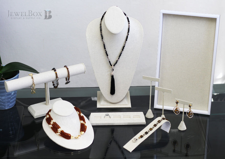 Why Burlap & Linen Jewelry Displays?